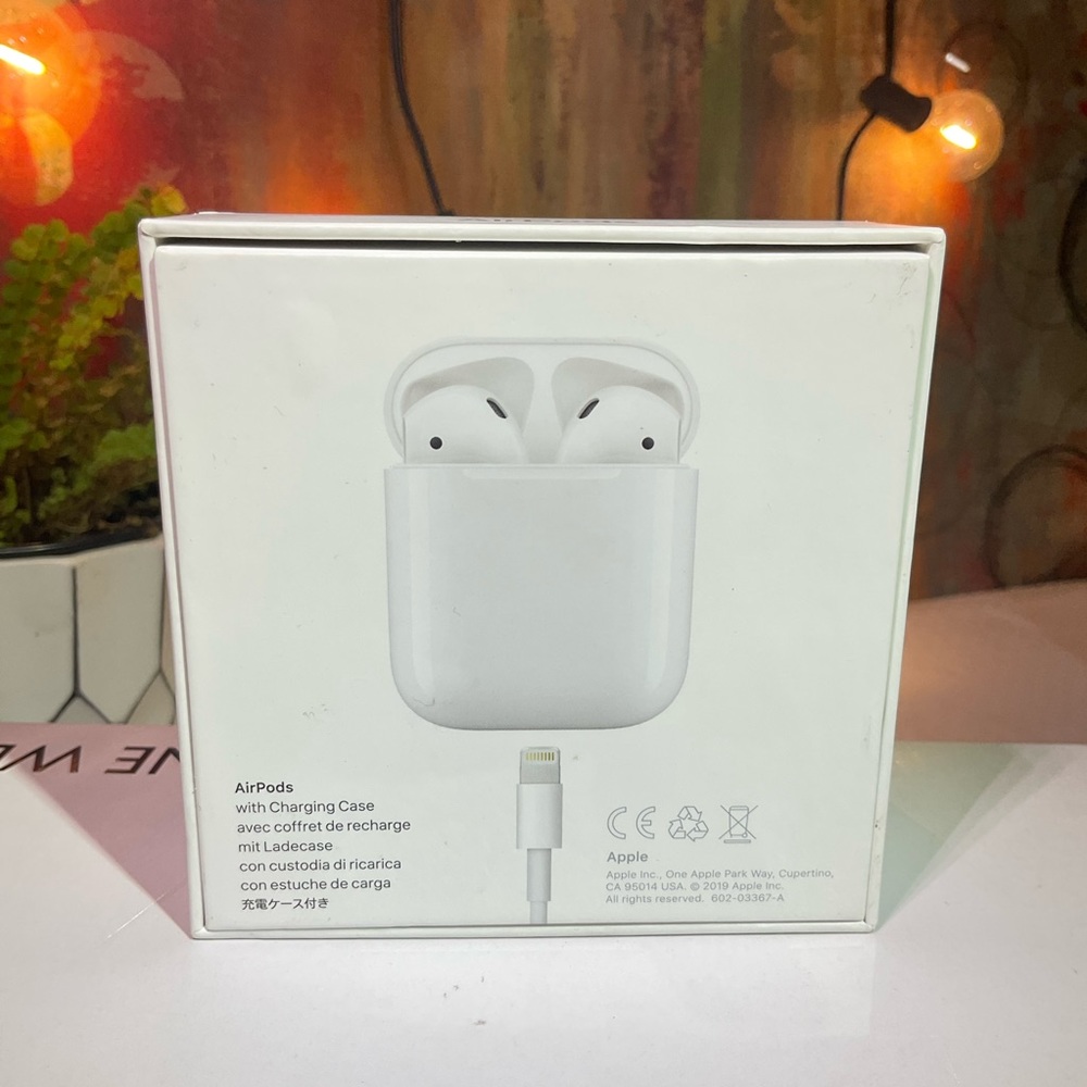 Apple AirPods True Wireless Bluetooth Headphones 1st Generation wm Charging Case - Picture 10 of 13